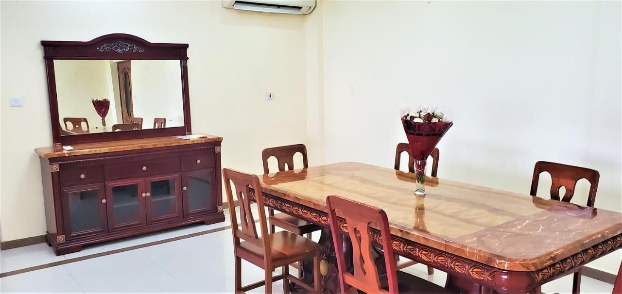 Spacious Apartment Near The Beach In Masaki Dar es Salaam Bagian luar foto