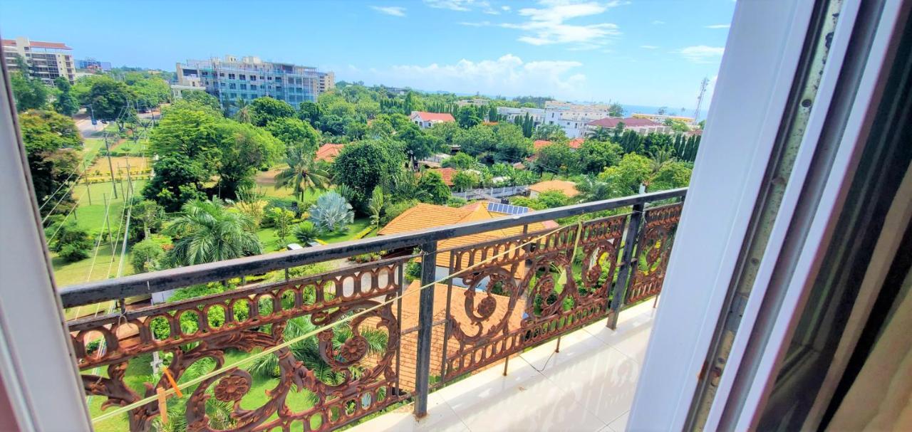 Spacious Apartment Near The Beach In Masaki Dar es Salaam Bagian luar foto