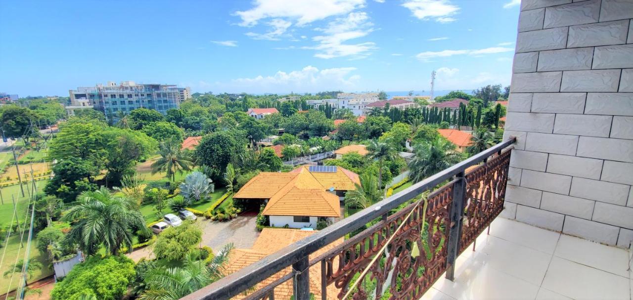 Spacious Apartment Near The Beach In Masaki Dar es Salaam Bagian luar foto