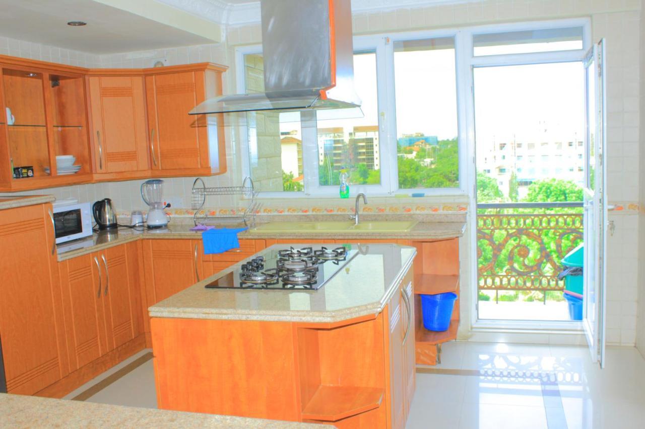 Spacious Apartment Near The Beach In Masaki Dar es Salaam Bagian luar foto